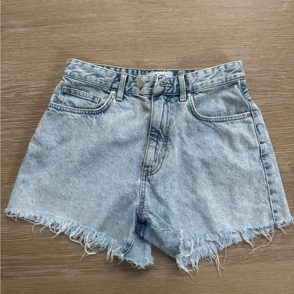 Cotton On women’s High A Line light wash high waisted frayed jean denim shorts 6